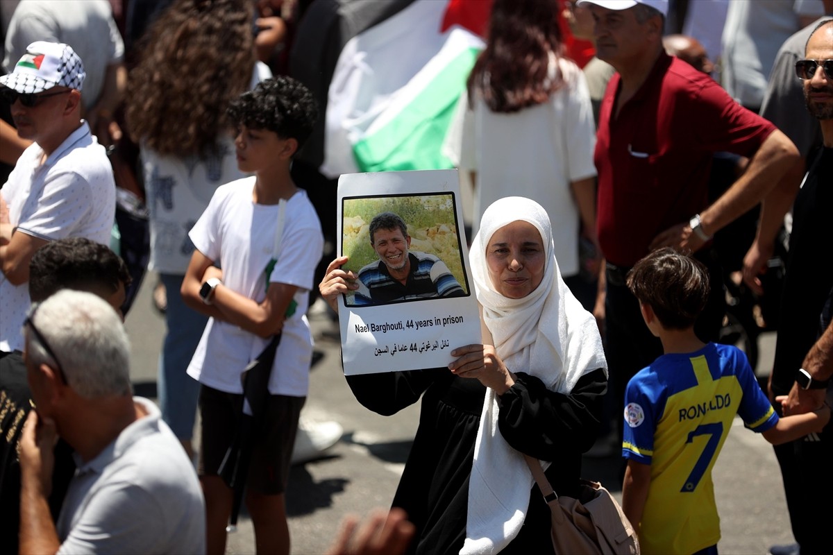 İşgal alındaki Batı Şeria'da "Gazze'ye ve İsrail Hapishanelerindeki Esirlere Destek" gösterileri...