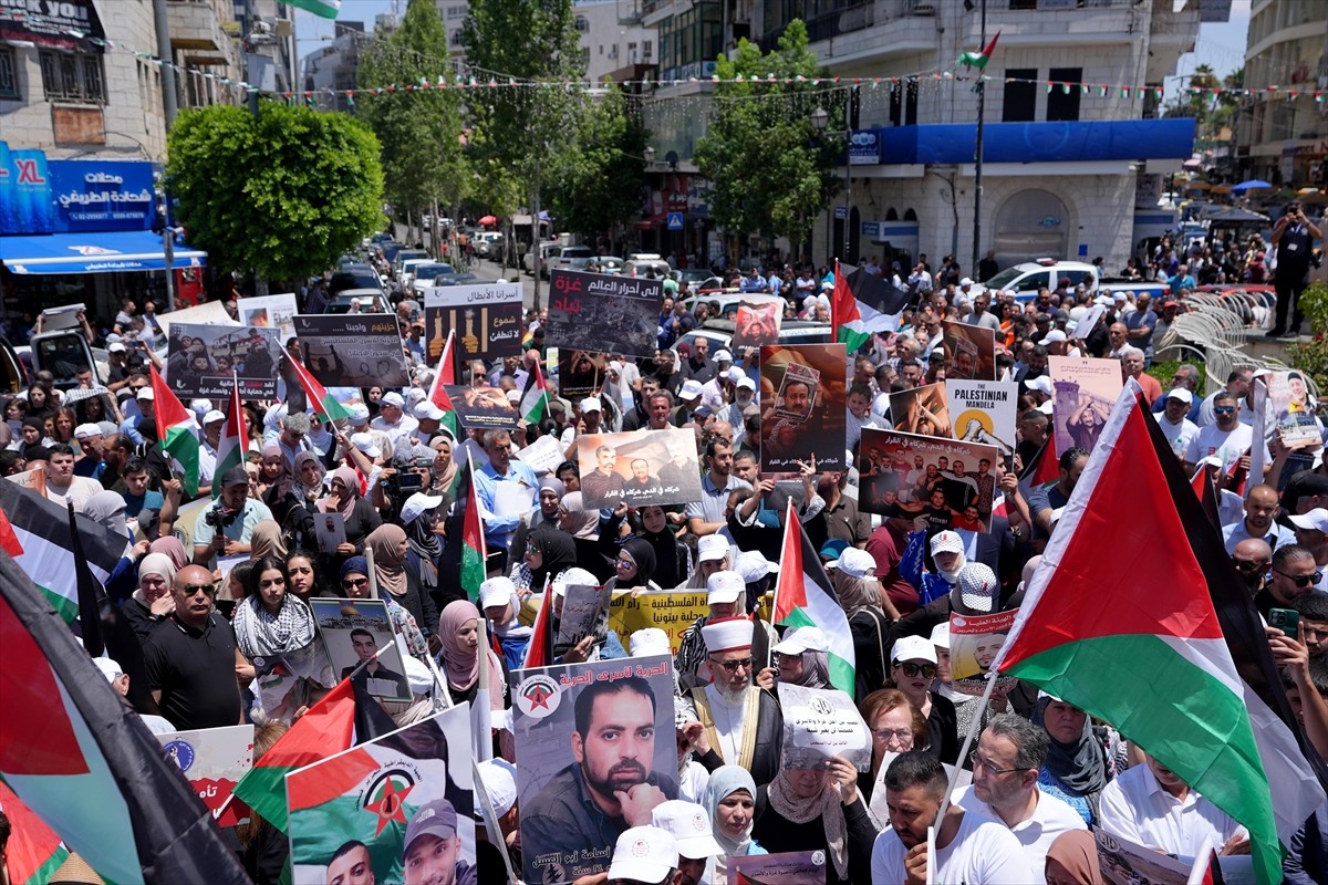 İşgal alındaki Batı Şeria'da "Gazze'ye ve İsrail Hapishanelerindeki Esirlere Destek" gösterileri...