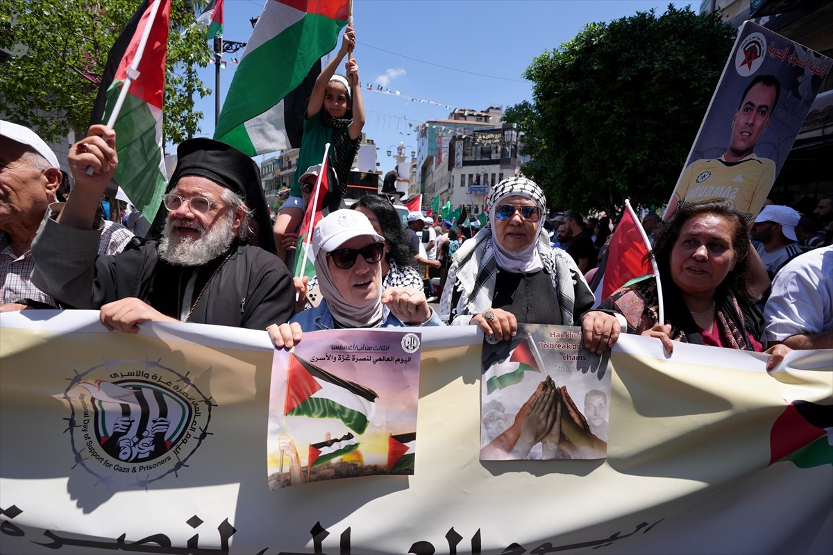İşgal alındaki Batı Şeria'da "Gazze'ye ve İsrail Hapishanelerindeki Esirlere Destek" gösterileri...