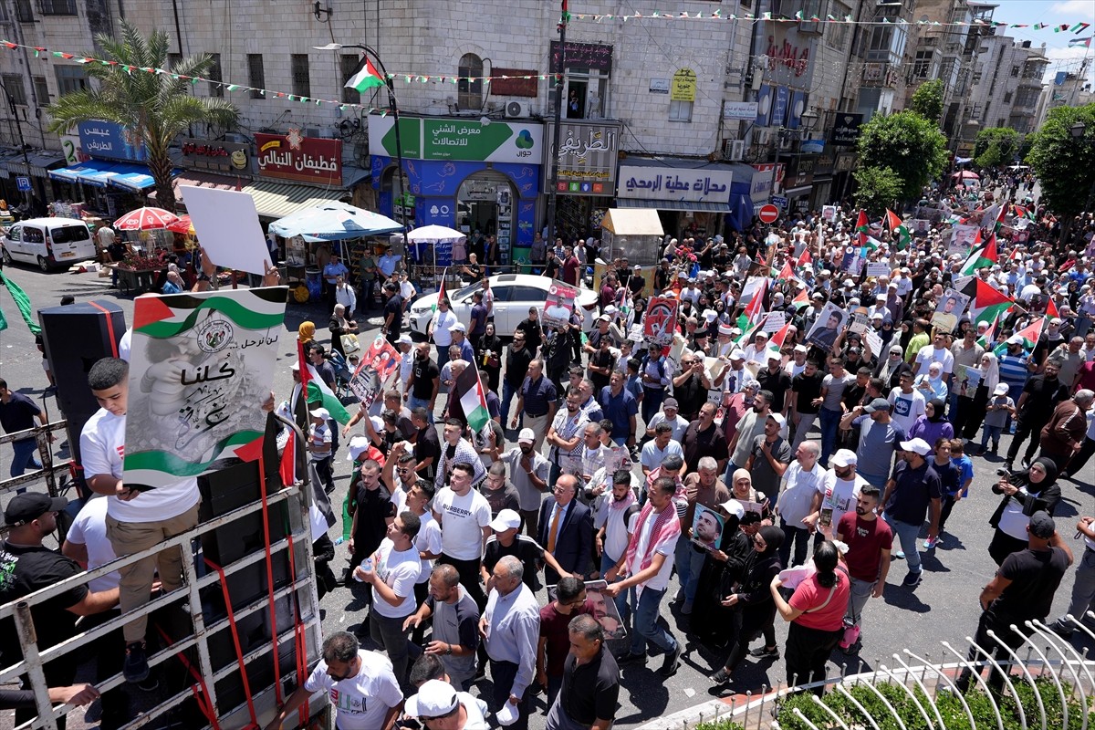 İşgal alındaki Batı Şeria'da "Gazze'ye ve İsrail Hapishanelerindeki Esirlere Destek" gösterileri...