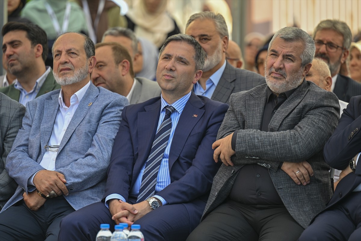 İslam Toplumu Milli Görüş Teşkilatları (IGMG) Ankara Şube binası açıldı. Açılış törenine AK Parti...