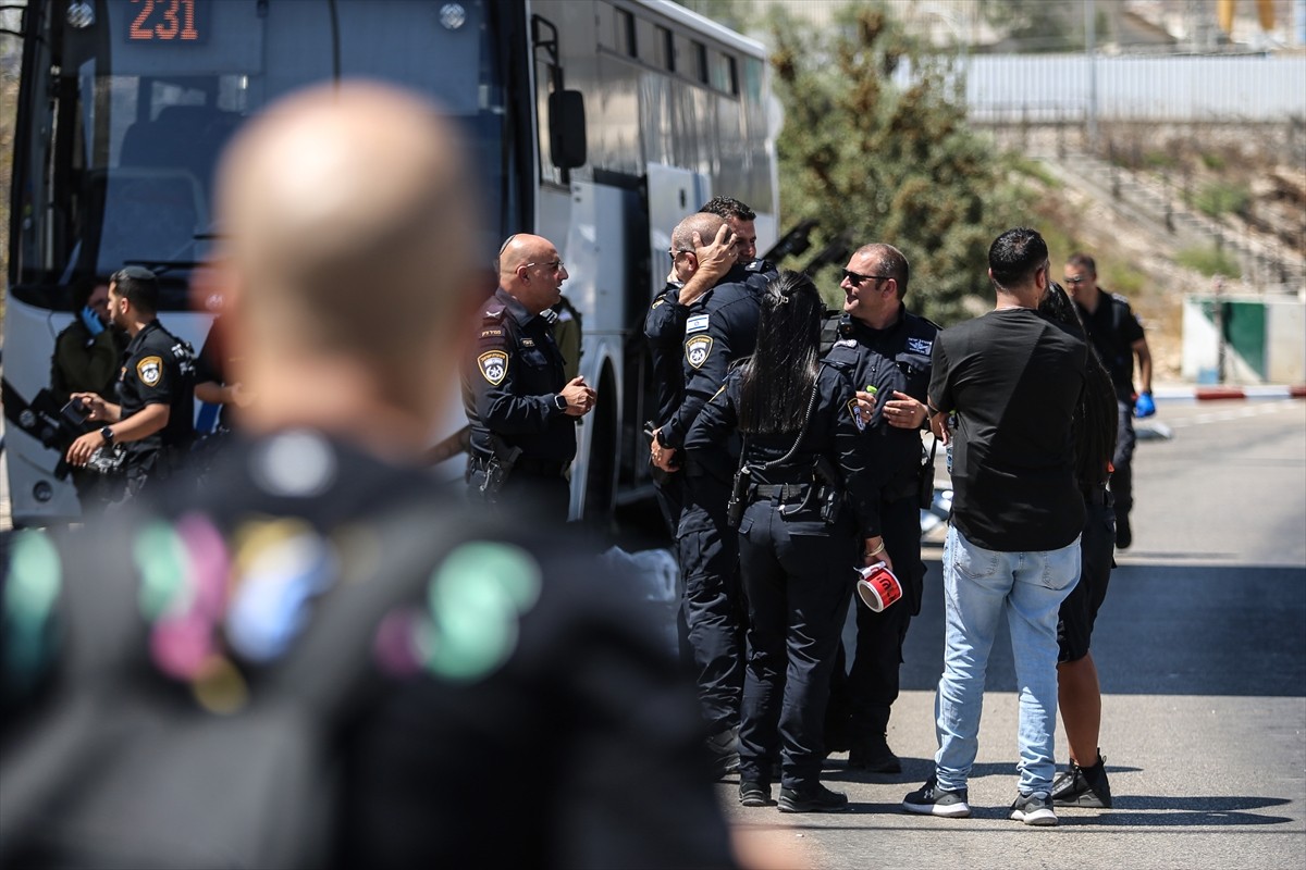 İsrail askerlerinin, Kudüs ile işgal altındaki Batı Şeria’nın Beytüllahim kenti arasındaki askeri...