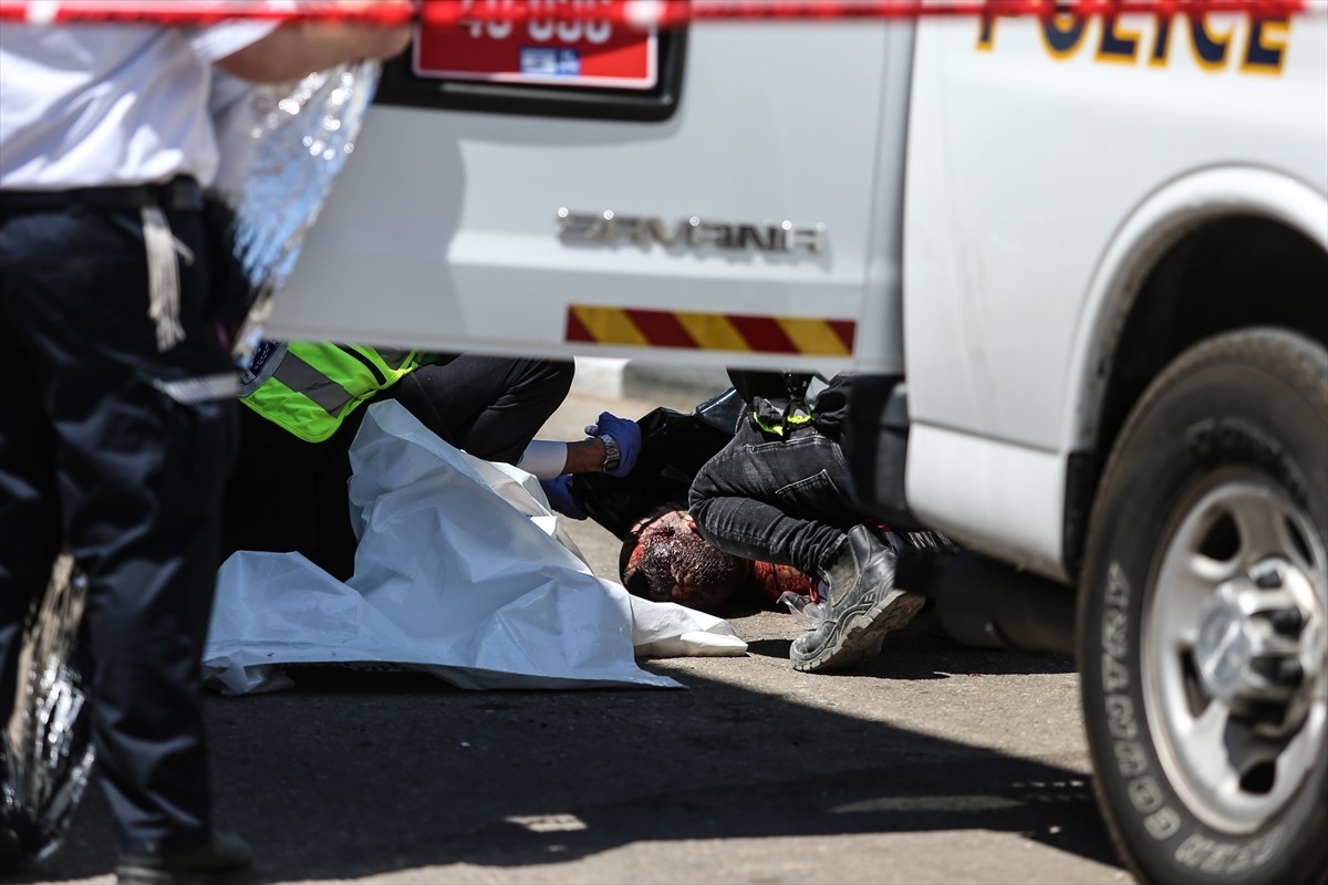İsrail askerlerinin, Kudüs ile işgal altındaki Batı Şeria’nın Beytüllahim kenti arasındaki askeri...