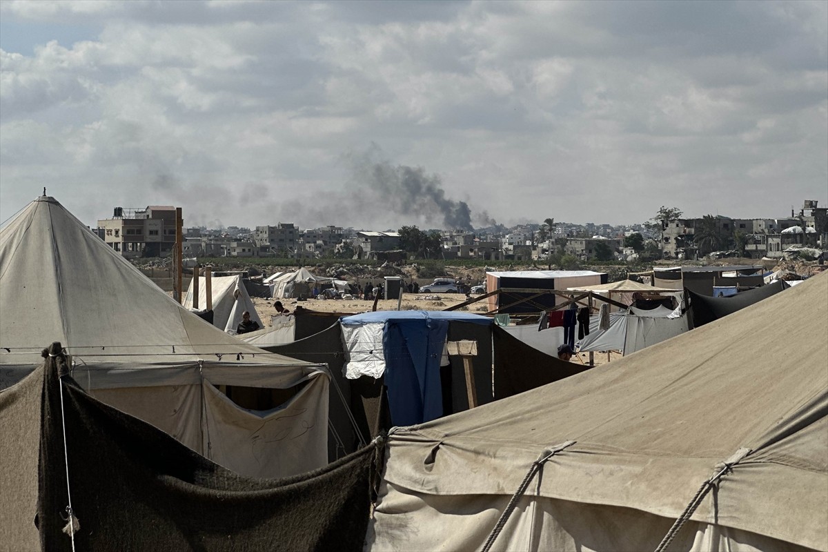 İsrail ordusu, Gazze Şeridi'nin güneyindeki Han Yunus kentindeki Hamad Kenti bölgesi, tahliye...