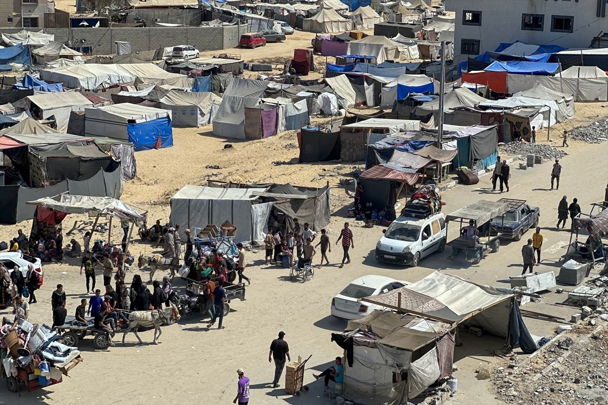 İsrail ordusu, Gazze Şeridi'nin güneyindeki Han Yunus kentindeki Hamad Kenti bölgesi, tahliye...