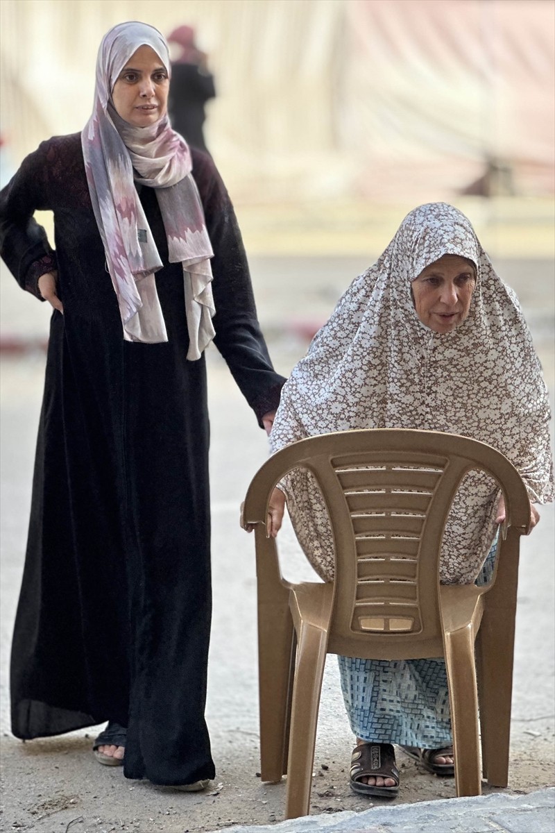 İsrail ordusu, Gazze Şeridi'nin güneyindeki Han Yunus kentindeki Hamad Kenti bölgesi, tahliye...