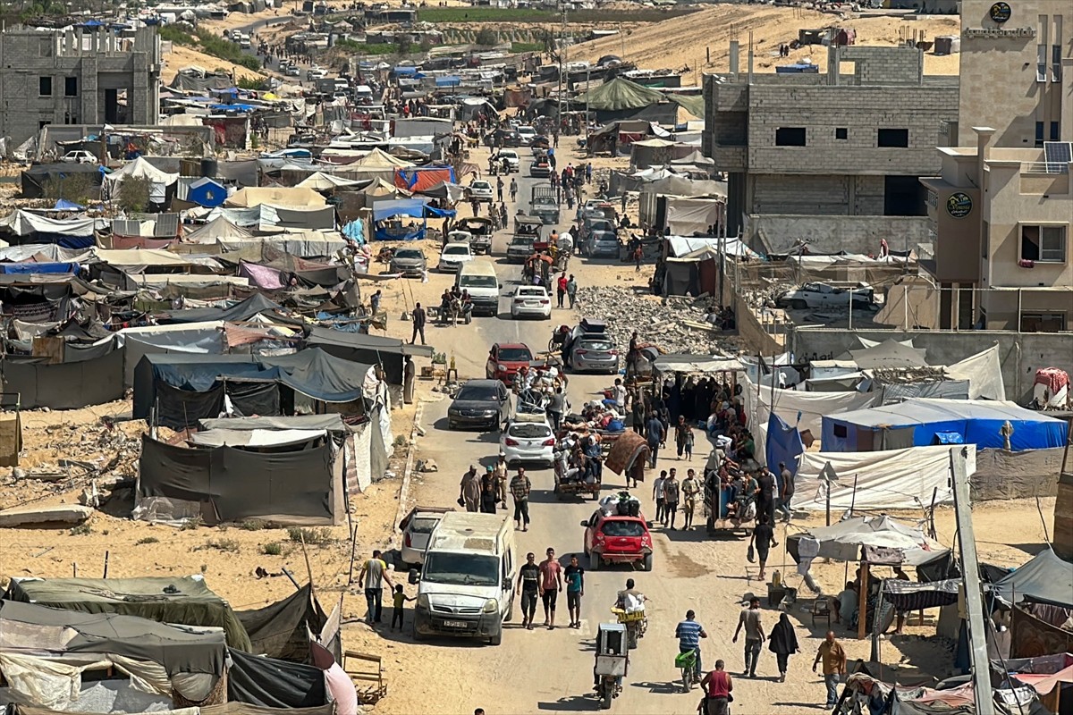 İsrail ordusu, Gazze Şeridi'nin güneyindeki Han Yunus kentindeki Hamad Kenti bölgesi, tahliye...
