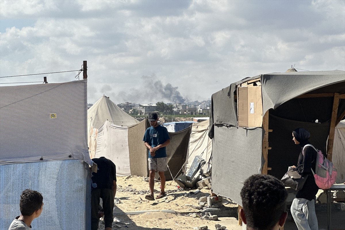 İsrail ordusu, Gazze Şeridi'nin güneyindeki Han Yunus kentindeki Hamad Kenti bölgesi, tahliye...