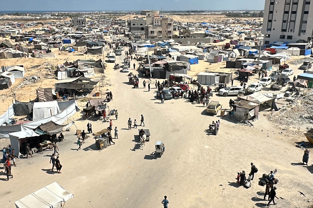 İsrail ordusu, Gazze Şeridi'nin güneyindeki Han Yunus kentindeki Hamad Kenti bölgesi, tahliye...