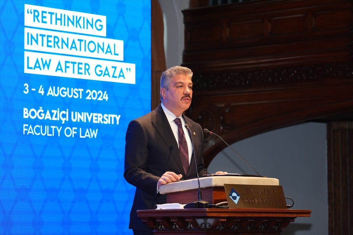 İstanbul'da Boğaziçi Üniversitesi Hukuk Fakültesince, Anadolu Ajansının (AA) Global İletişim...