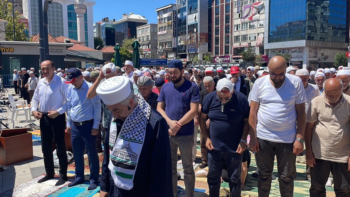İstanbul'un Ümraniye ilçesinde, İran'ın başkenti Tahran'da suikasta uğrayan Hamas Siyasi Büro...