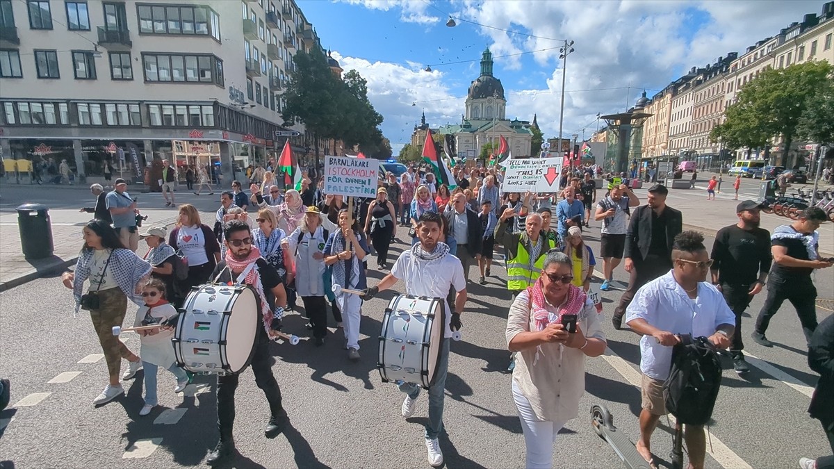 İsveç'in başkenti Stockholm'de İsrail'in saldırıları altındaki Gazze'ye destek gösterisi yapıldı....