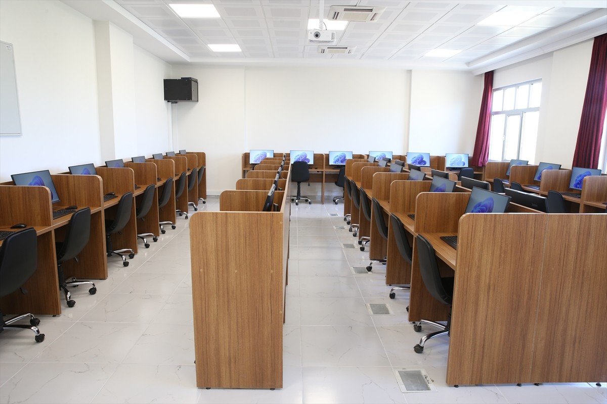 Kahramanmaraş Sütçü İmam Üniversitesi (KSÜ) Sosyal Bilimler Meslek Yüksekokulu'na bir hayırseverin...