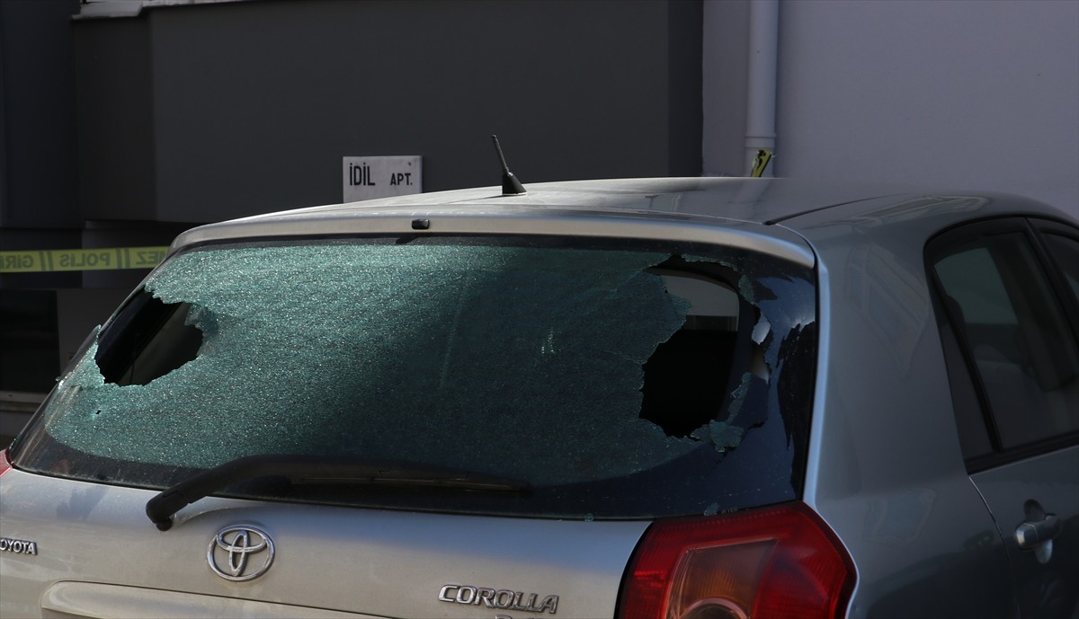 Kastamonu'da 1 polisi şehit eden diğerini yaralayan zanlı, etkisiz hale getirildi. Zanlının...