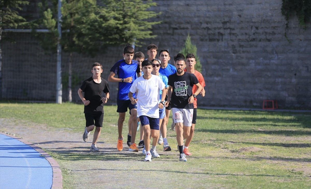 Kayseri'de sağlıklı bireylerin yetişmesi hedefiyle yapılan spor tesisi yatırımları, kulüp ve...