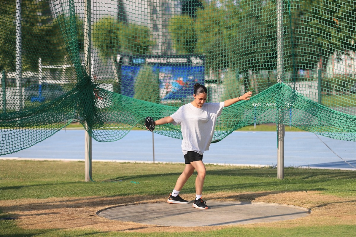 Kayseri'de sağlıklı bireylerin yetişmesi hedefiyle yapılan spor tesisi yatırımları, kulüp ve...