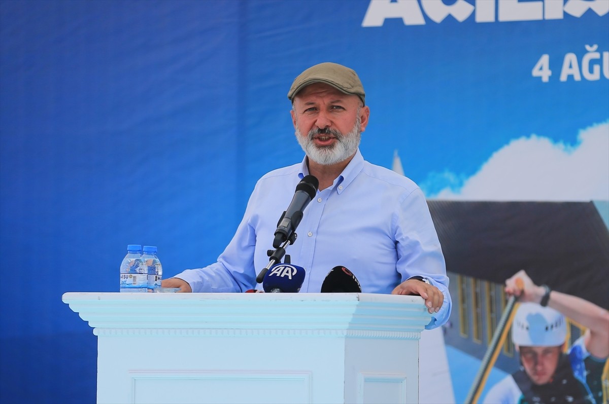 Kayseri'de Yamula Barajı gölü kıyısına yapılan Kayseri Kuşçu Su Sporları Merkezi düzenlenen...