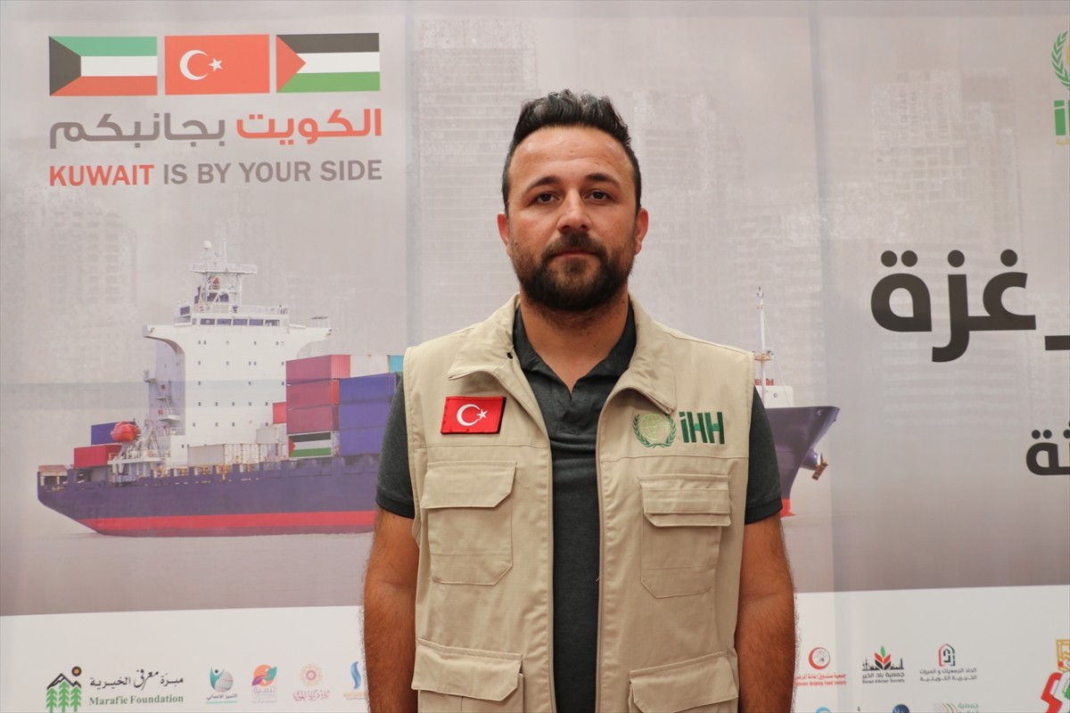 Kilis'te, "Gazze'ye Destek Ol" kampanyası kapsamında toplanan 80 tırlık gıda ve hijyen...