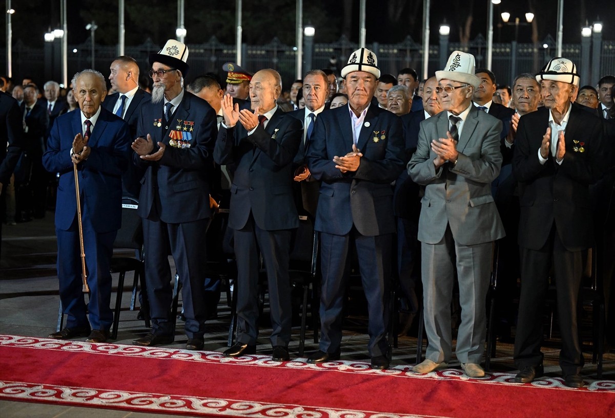 Kırgızistan Cumhurbaşkanı Sadır Caparov'un inisiyatifiyle inşa edilen yeni Cumhurbaşkanlığı idari...
