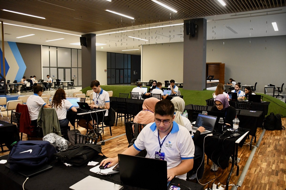 Kocaeli'de düzenlenen "TEKNOFEST Türkçe Doğal Dil İşleme Yarışması" finali, 163 takım ve 531...