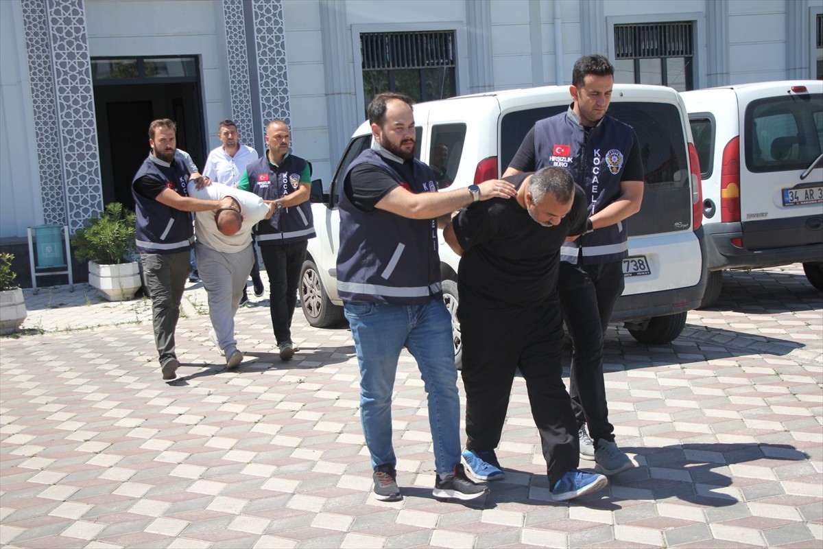 Kocaeli ve çevre illerde park halindeki tırlar ile şantiyelerden 3,5 milyon liralık malzeme...