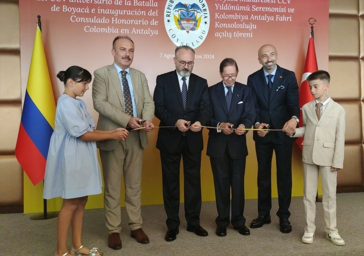 Kolombiya'nın Antalya Fahri Konsolosluğu için Muratpaşa ilçesinde bir otelde açılış töreni...