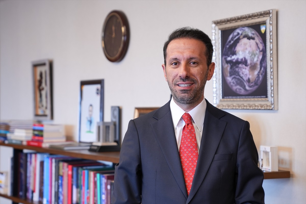 Kültür ve Turizm Bakanlığı Yaşayan Miras ve Kültürel Etkinlikler Genel Müdürü Selim Terzi, ilgiyle...