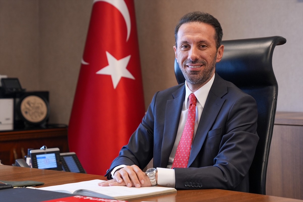 Kültür ve Turizm Bakanlığı Yaşayan Miras ve Kültürel Etkinlikler Genel Müdürü Selim Terzi, ilgiyle...