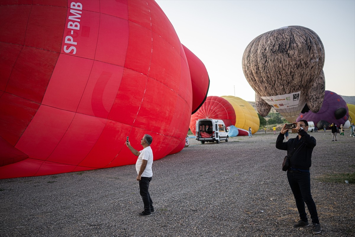 Kültür ve Turizm Bakanlığınca düzenlenen "Nevşehir Kültür Yolu Festivali"ne Türkiye'nin yanı sıra...