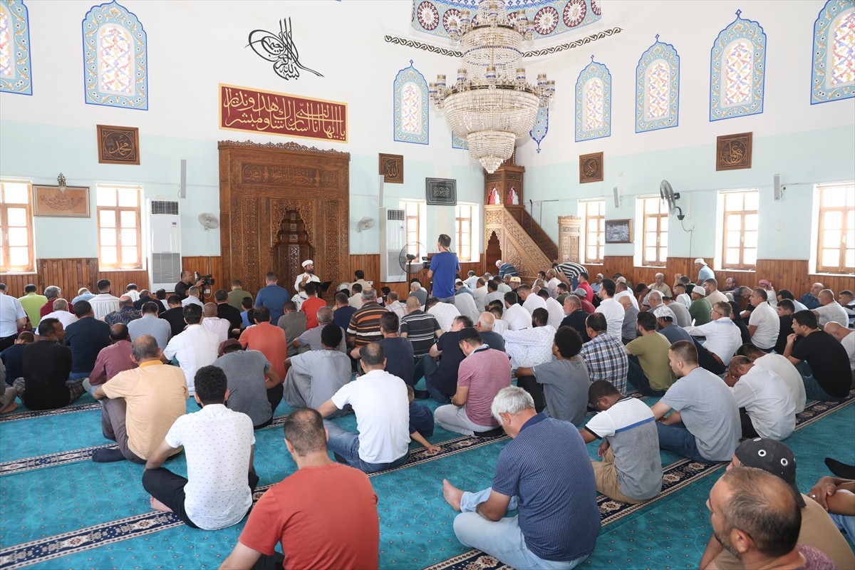 Kuzey Kıbrıs Türk Cumhuriyeti'nin (KKTC) 6 kentindeki bazı camilerde, 60 yıl önceki Erenköy...