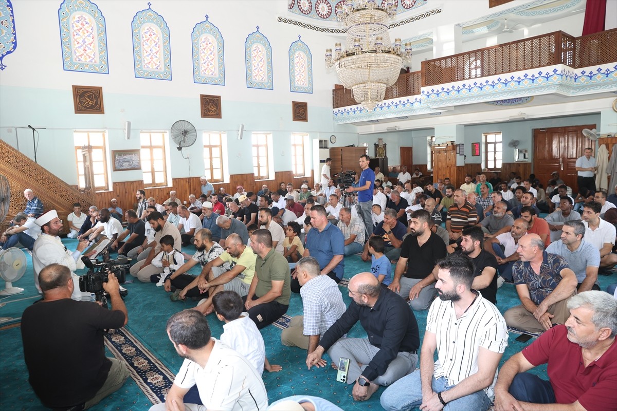 Kuzey Kıbrıs Türk Cumhuriyeti'nin (KKTC) 6 kentindeki bazı camilerde, 60 yıl önceki Erenköy...