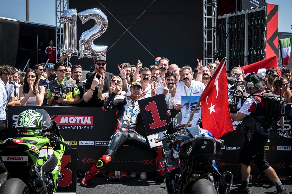 Milli motosikletçi Toprak Razgatlıoğlu, Dünya Superbike Şampiyonası'nın Portekiz'deki 7. ayağının...