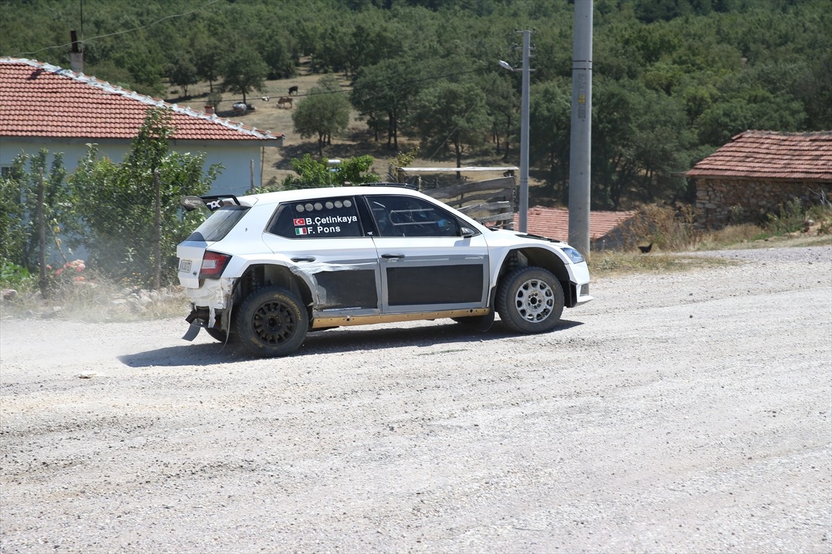 Milli rallici Burcu Çetinkaya (fotoğrafta), 2018'in ardından ilk kez gelecek yıl mücadele edeceği...
