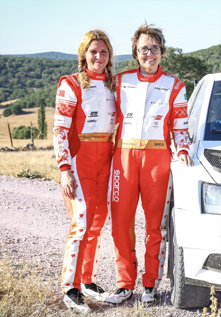 Milli rallici Burcu Çetinkaya (fotoğrafta), 2018'in ardından ilk kez gelecek yıl mücadele edeceği...