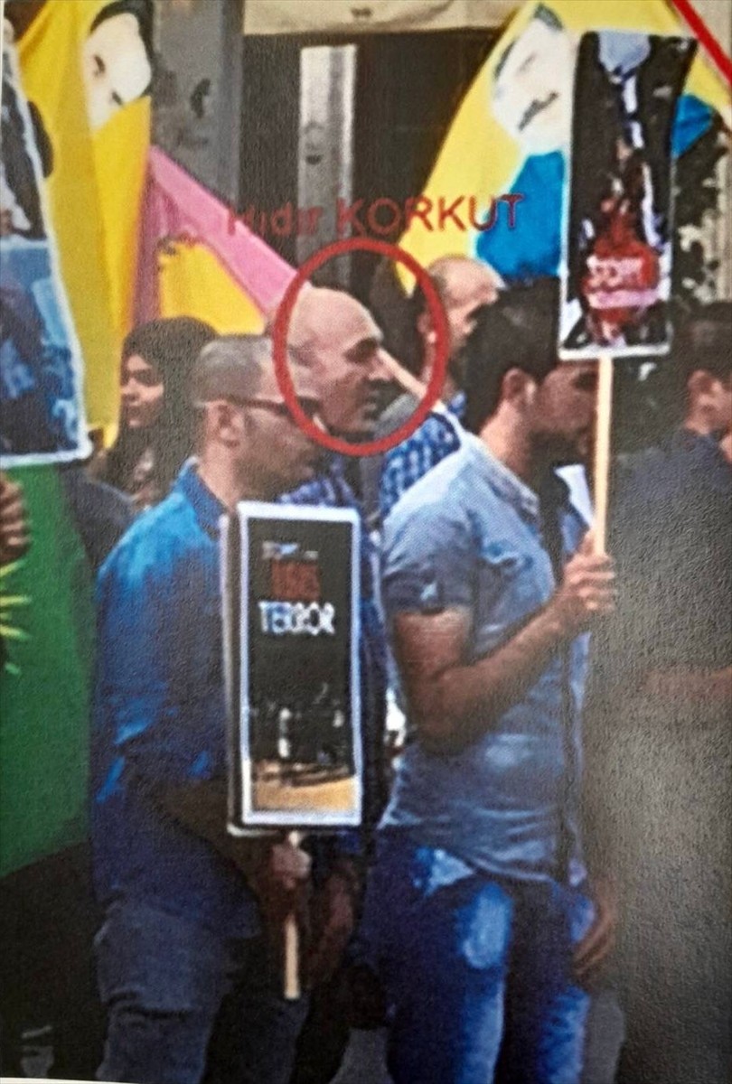 MİT ve İzmir Emniyet Müdürlüğü'nün ortak operasyonu sonucu yakalanan terör örgütü PKK/KCK'nın...