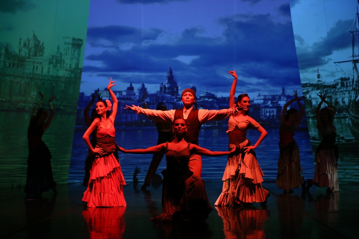 Muğla'nın Bodrum ilçesinde bu yıl 21'incisi düzenlenen Uluslararası Bodrum Bale Festivali...