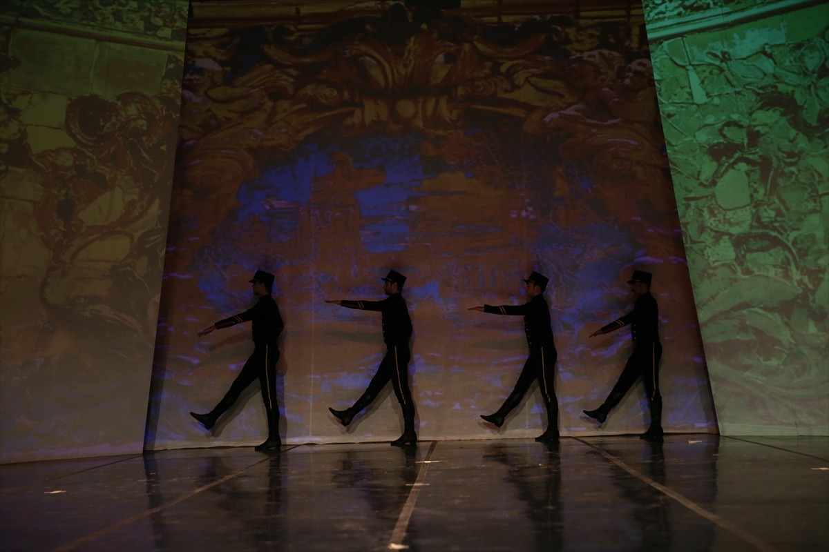 Muğla'nın Bodrum ilçesinde bu yıl 21'incisi düzenlenen Uluslararası Bodrum Bale Festivali...