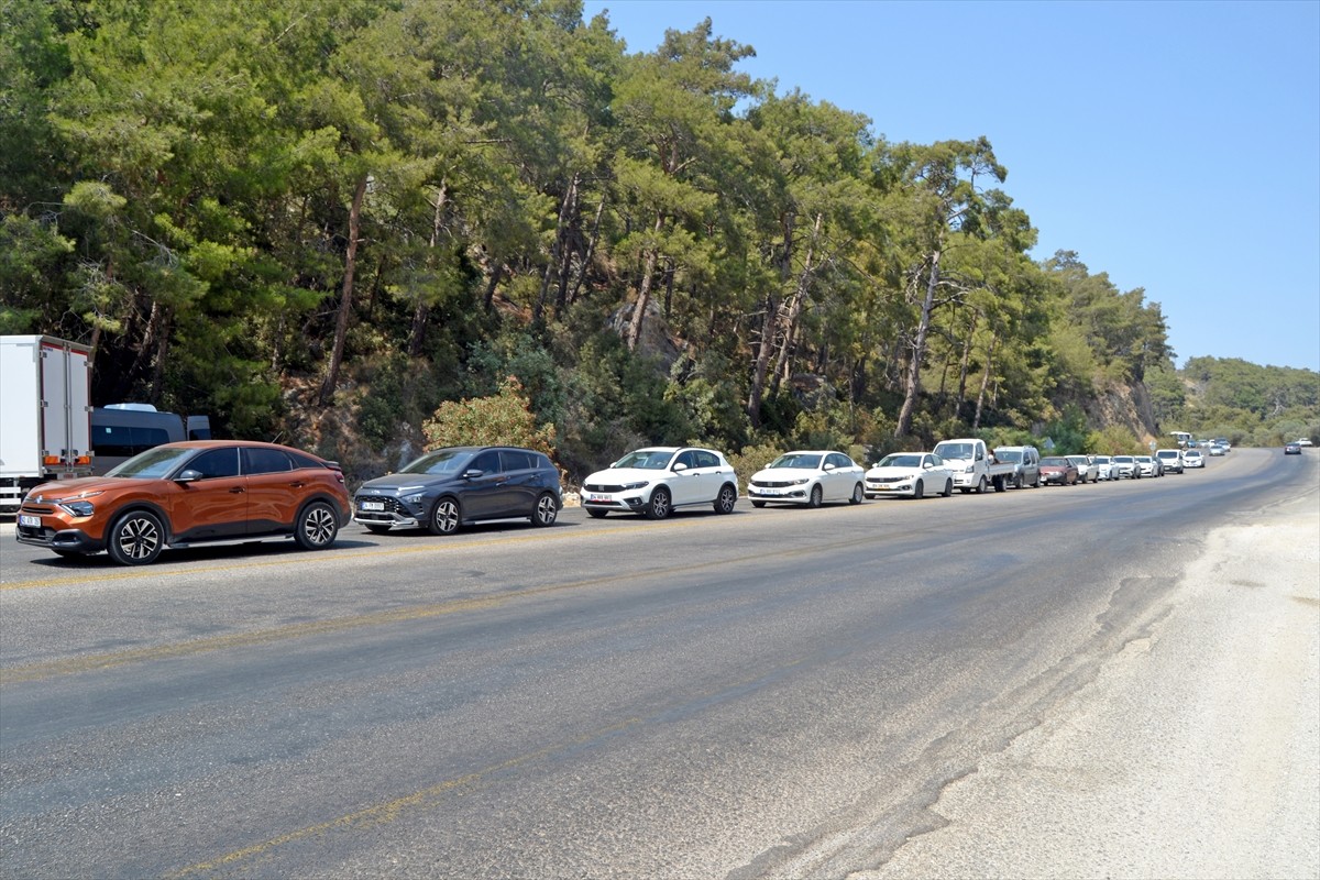 Muğla'nın Fethiye ilçesinde bulunan Ölüdeniz Mahallesi’nde, yoğun turizm sezonu dolayısıyla...