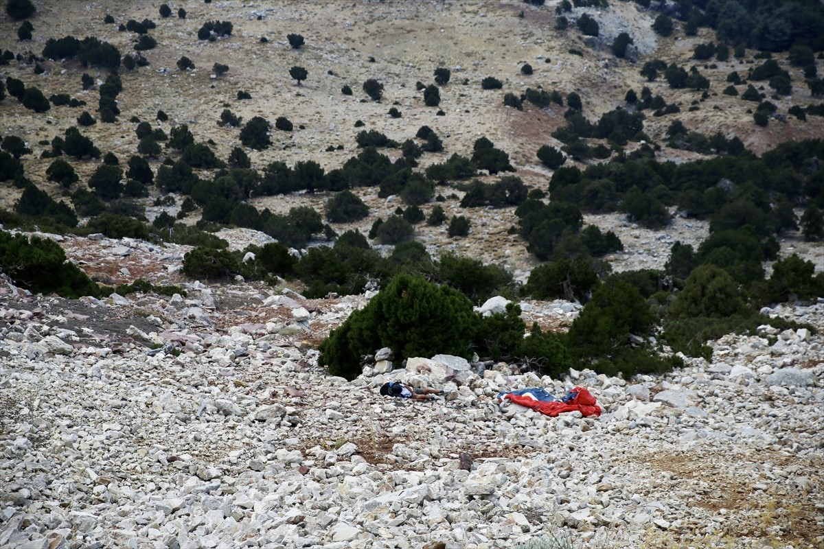 Muğla'nın Fethiye ilçesinde Ölüdeniz Mahallesi'ndeki Babadağ'ın 1900 metre pistinde...