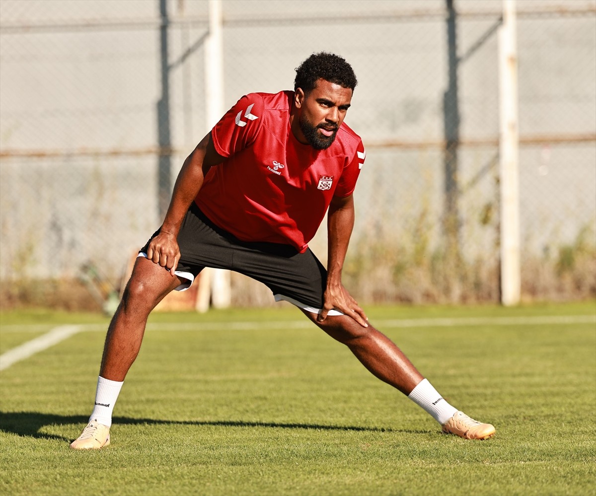 Net Global Sivasspor, Trendyol Süper Lig'in ilk haftasında sahasında Trabzonspor ile yapacağı...