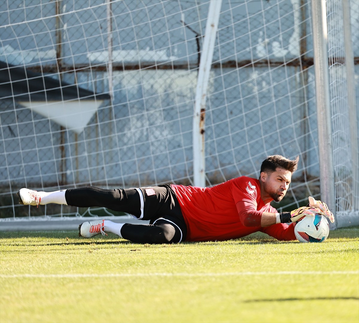 Net Global Sivasspor, Trendyol Süper Lig'in ilk haftasında sahasında Trabzonspor ile yapacağı...