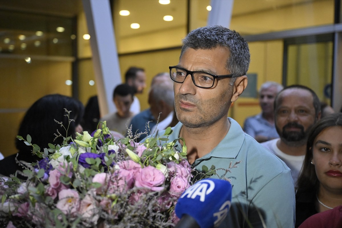 Paris 2024 Olimpiyat Oyunları'nda 10 metre havalı tabanca karışık takım mücadelesinde Yusuf Dikeç...