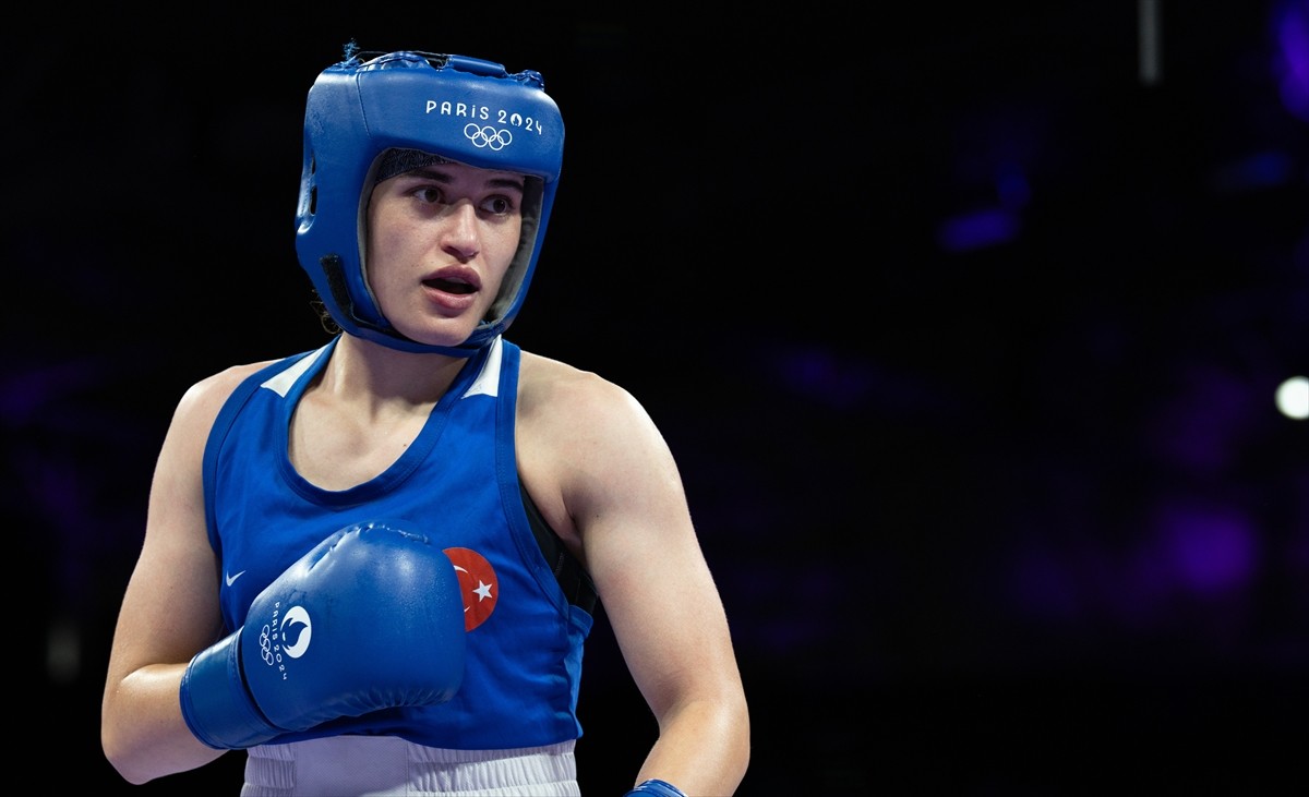 Paris 2024 Olimpiyat Oyunları'nda boks branşı kadınlar 57 kiloda son 16 turu müsabakaları yapıldı....