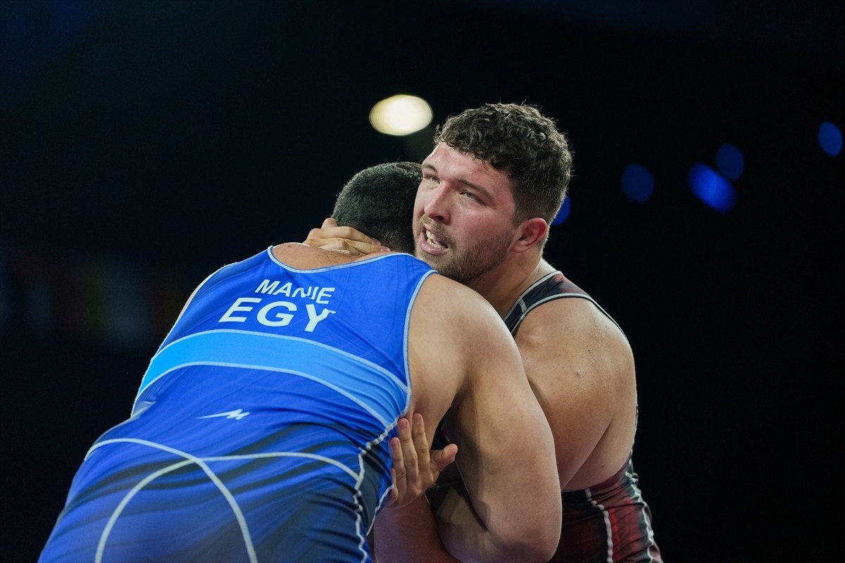 Paris 2024 Olimpiyat Oyunları'nda erkekler 130 kilo grekoromen stilde son 16 turu, Champ de Mars...