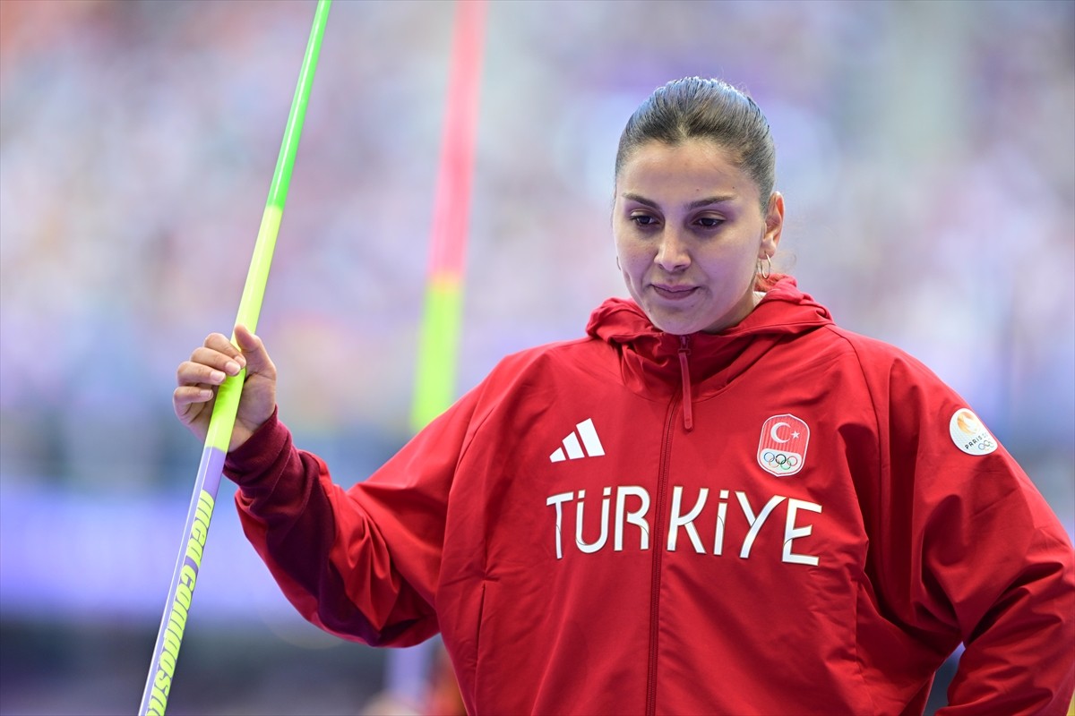 Paris 2024 Olimpiyat Oyunları kadınlar cirit atma müsabakası Fransa'nın başkenti Paris'teki Stade...