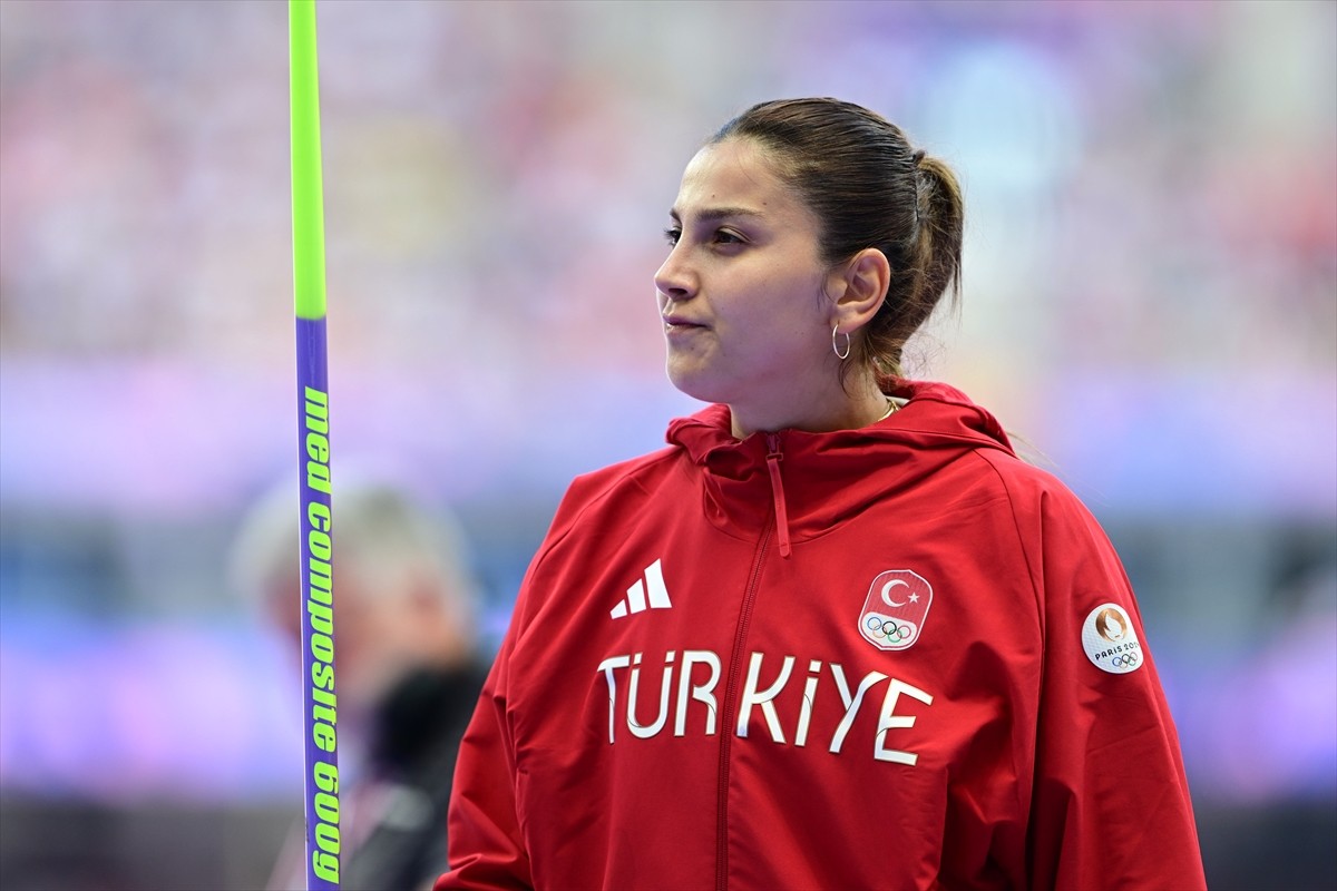 Paris 2024 Olimpiyat Oyunları kadınlar cirit atma müsabakası Fransa'nın başkenti Paris'teki Stade...