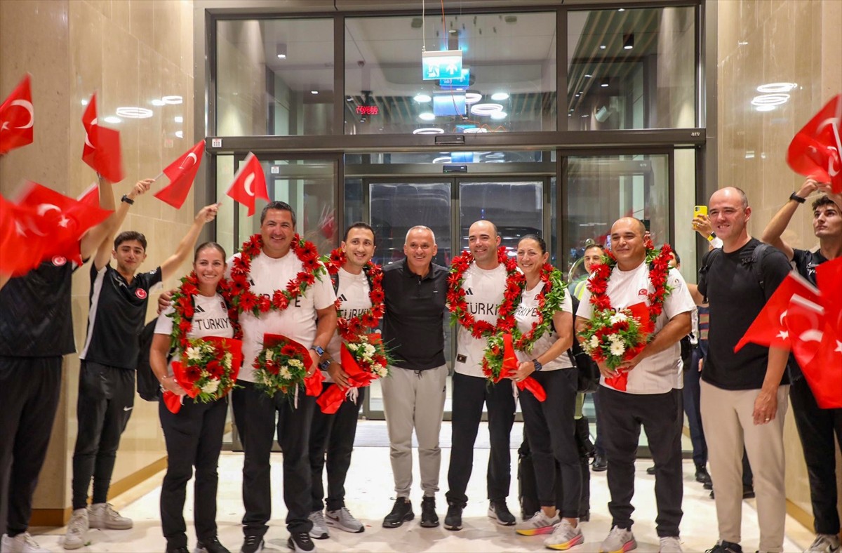 Paris 2024 Olimpiyat Oyunlarında mücadele eden Okçuluk Milli Takımı teknik ekibi ve antrenörleri...