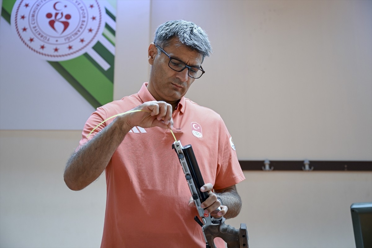 Paris 2024 Olimpiyatları'nda karışık takım 10 metre havalı tabanca kategorisinde Şevval İlayda...