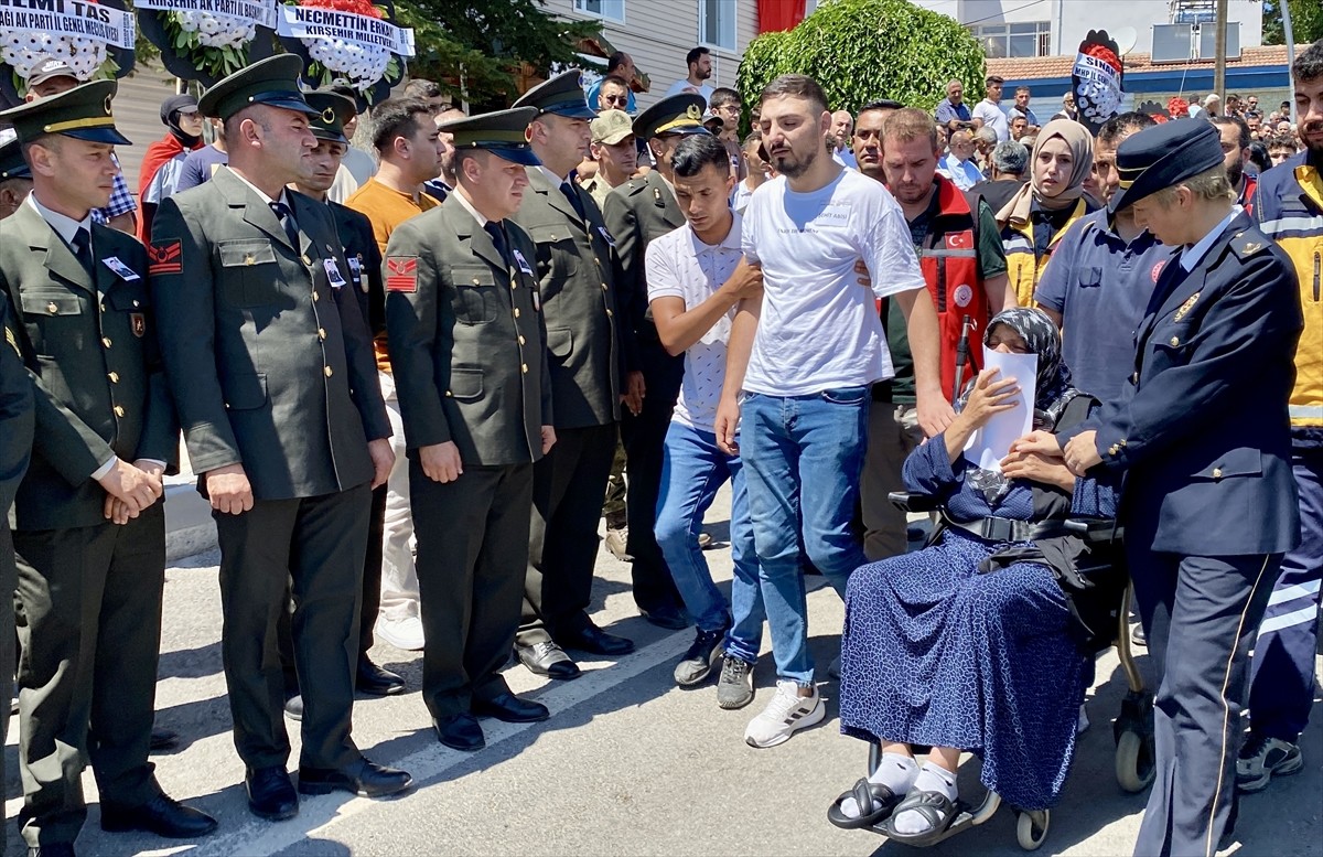 Pençe-Kilit Harekatı bölgesinde arama tarama faaliyeti sırasında açılan taciz ateşi sonucu şehit...