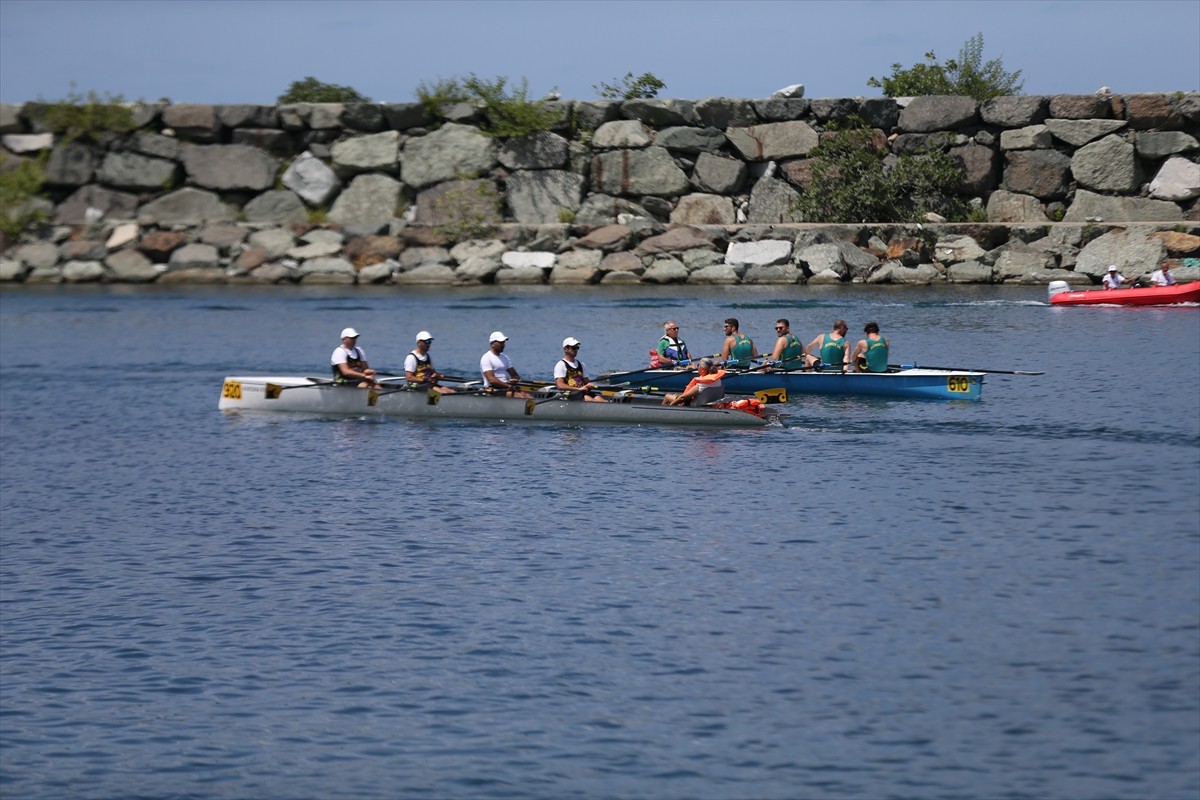 Rize'de, Türkiye Kürek Federasyonunca düzenlenen Sanmar Denizcilik Türkiye Deniz Küreği...